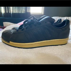 🖤Adidas Superstar black and gold edition shoes🖤